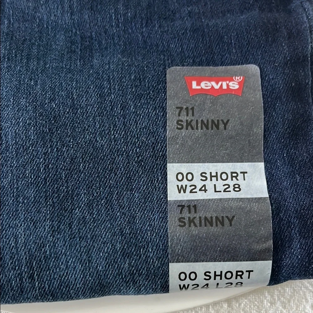 LEVI 711 SKINNY UNISEX Dark Blue Skinny Jeans SIZE 24 BRAND NEW - Picture 2 of 4